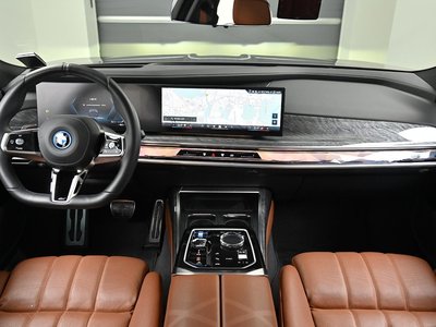 BMW I7 - 7