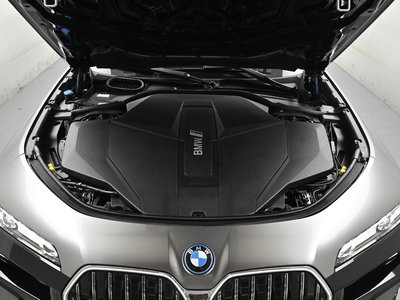 BMW I7 - 8