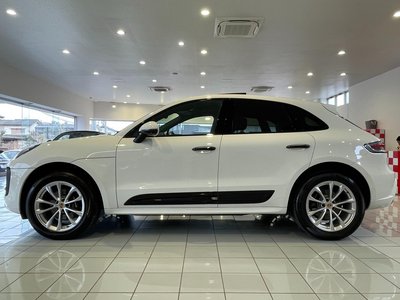 PORSCHE MACAN - 10