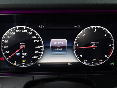 MERCEDES-BENZ E-CLASS - 8