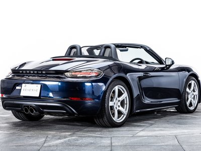2022 Porsche 718 thumbnail 32