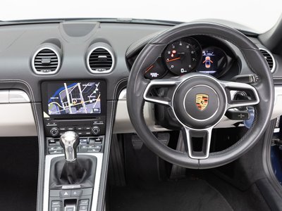 2022 Porsche 718 thumbnail 44