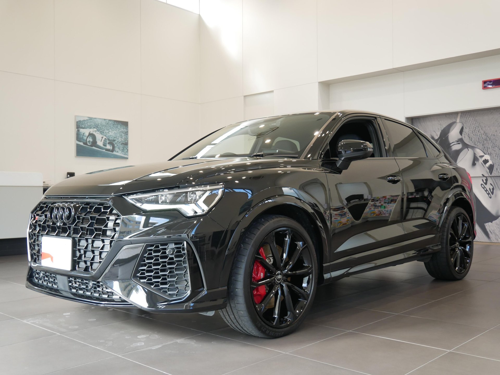 AUDI RS Q3 SPORTBACK - View 1