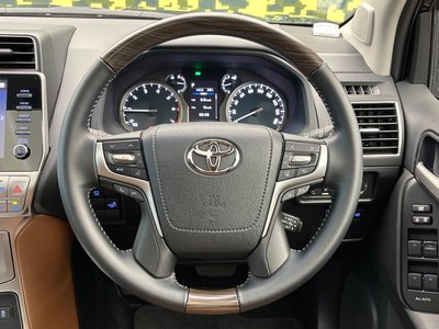 2022 Toyota LAND CRUISER PRADO — миниатюра 11