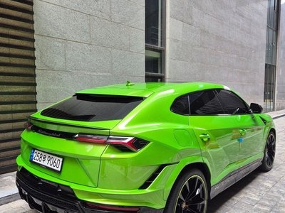 LAMBORGHINI URUS - 7