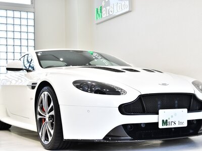 ASTON MARTIN V12 VANTAGE