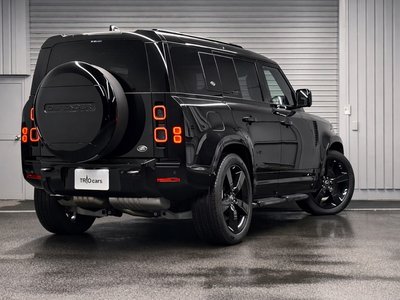 LAND ROVER DEFENDER - 5