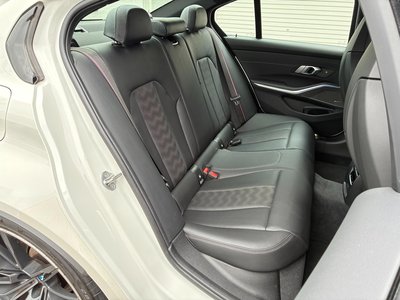 صورة 10 لـ 2021 BMW M3 SEDAN