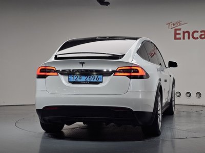 2020 Tesla MODEL X photo 3