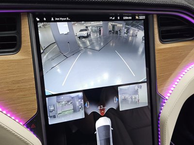 2020 Tesla MODEL X — миниатюра 21