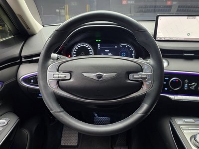 2021 Genesis GV70 thumbnail 13