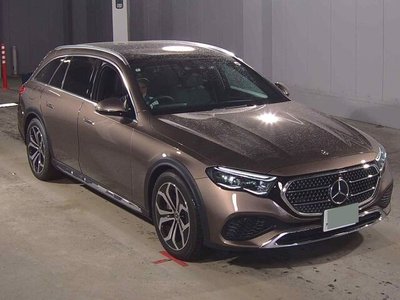 MERCEDES-BENZ E-CLASS - 1