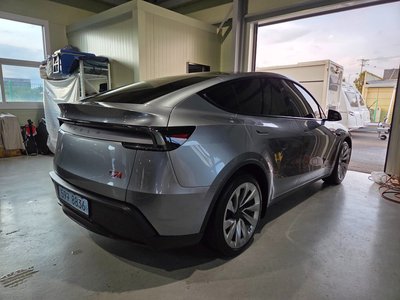 2025 Tesla MODEL Y — фото 4