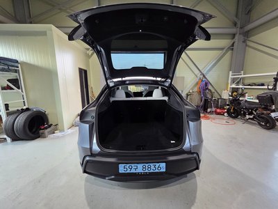 2025 Tesla MODEL Y — миниатюра 17
