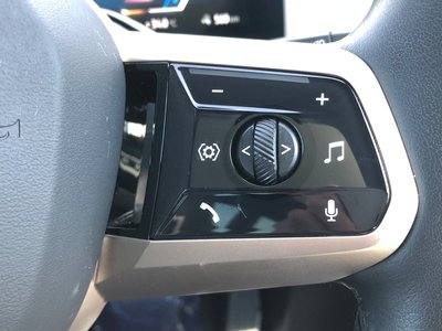 2022 BMW IX — миниатюра 33