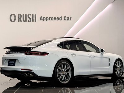PORSCHE PANAMERA - 4