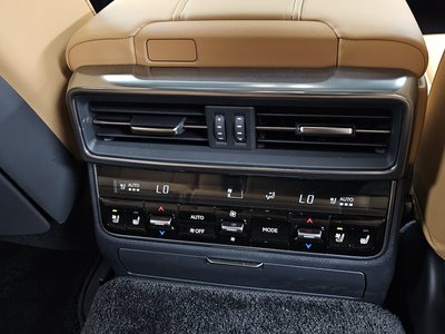 2025 Lexus LX — миниатюра 25