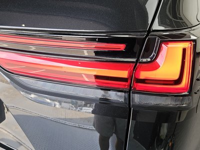 صورة 10 لـ 2025 Lexus LX