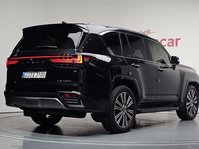 صورة 3 لـ 2025 Lexus LX