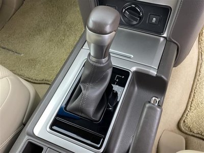 2022 Toyota LAND CRUISER PRADO thumbnail 26
