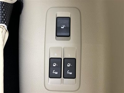 2022 Toyota LAND CRUISER PRADO thumbnail 37