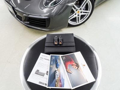 PORSCHE 911 - 4