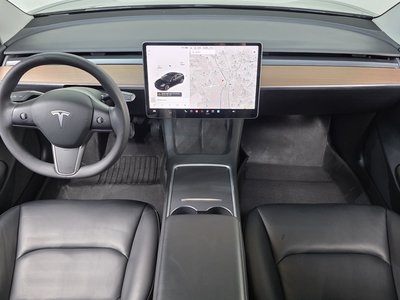 TESLA MODEL 3 - 5