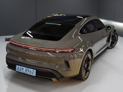 2025 Porsche TAYCAN 照片 5