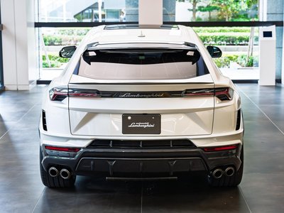 2024 Lamborghini URUS — фото 4