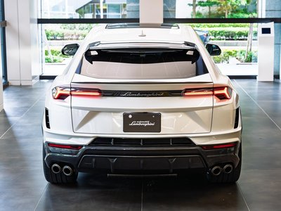 2024 Lamborghini URUS — фото 5