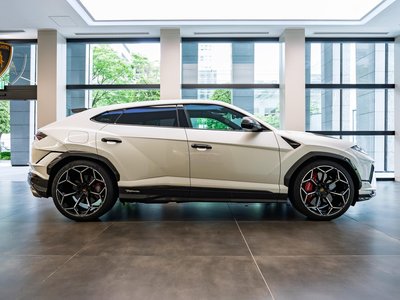 2024 Lamborghini URUS — миниатюра 16
