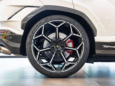 2024 Lamborghini URUS — миниатюра 19