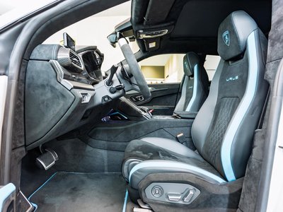 2024 Lamborghini URUS — миниатюра 23