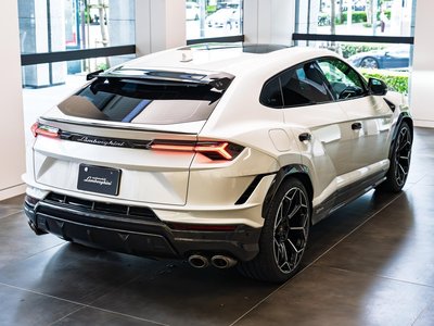 2024 Lamborghini URUS — фото 6