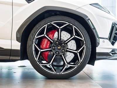 2024 Lamborghini URUS — миниатюра 17