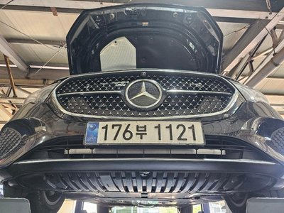 MERCEDES-BENZ E-CLASS - 1