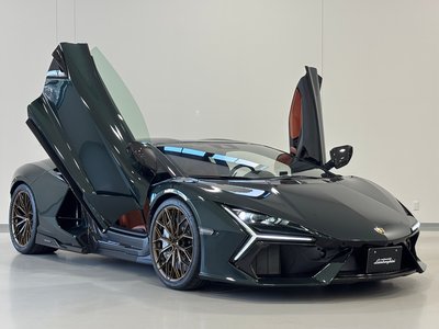 LAMBORGHINI REVUELTO