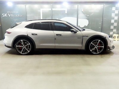 صورة 2 لـ 2023 Porsche TAYCAN