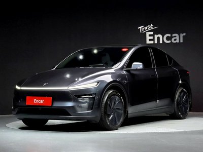 TESLA MODEL Y - 1
