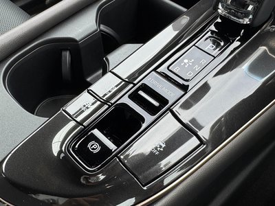 صورة مصغرة 56 لـ 2025 Toyota CROWN SPORT