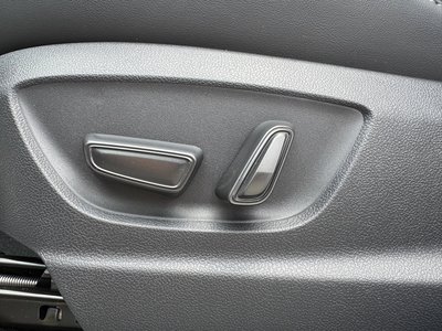 صورة مصغرة 38 لـ 2025 Toyota CROWN SPORT