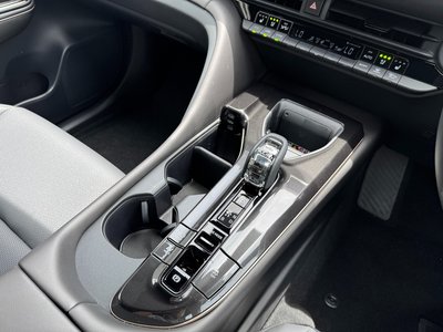 صورة مصغرة 51 لـ 2025 Toyota CROWN SPORT