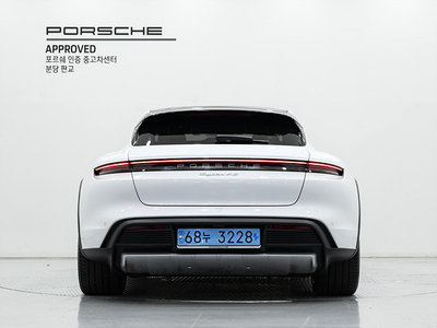 2023 Porsche TAYCAN 照片 3