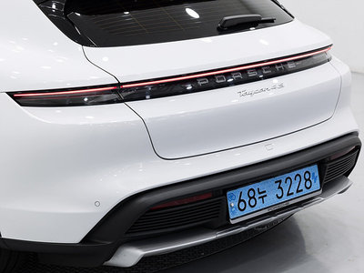 صورة مصغرة 12 لـ 2023 Porsche TAYCAN