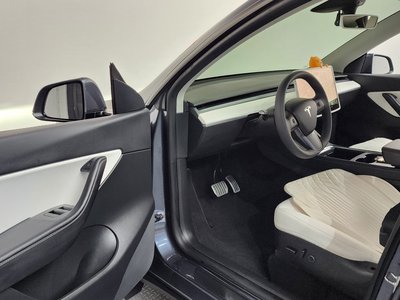 2022 Tesla MODEL Y — миниатюра 13