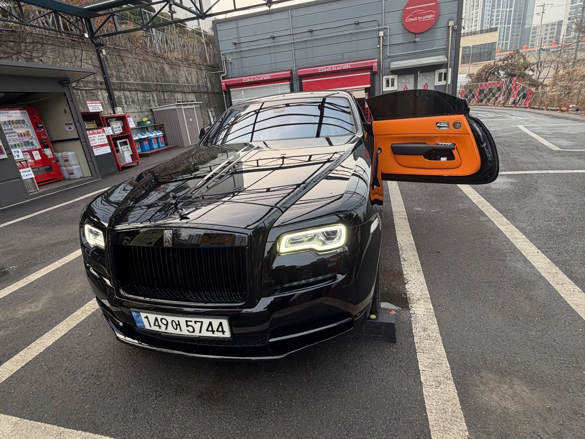 ROLLS ROYCE WRAITH - View 1