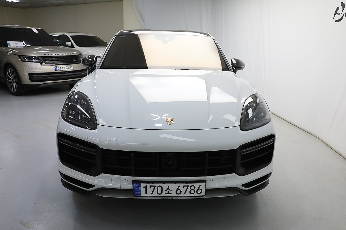 PORSCHE CAYENNE - View 1