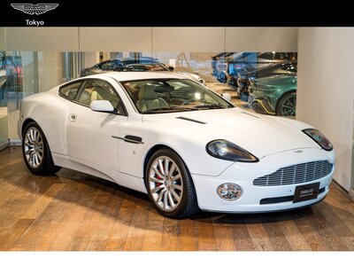 ASTON MARTIN V12 VANQUISH