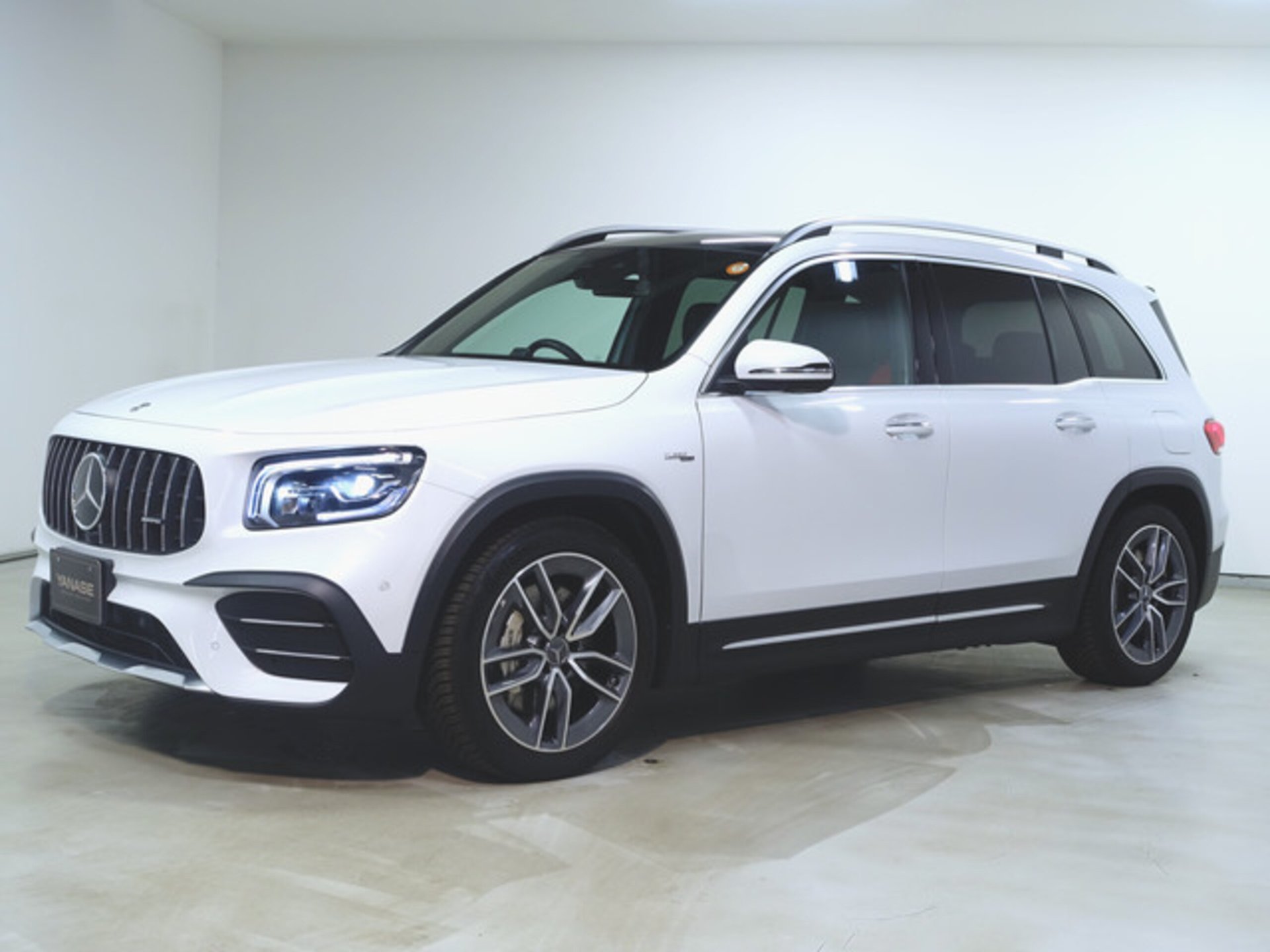 MERCEDES-BENZ GLB AMG - View 1