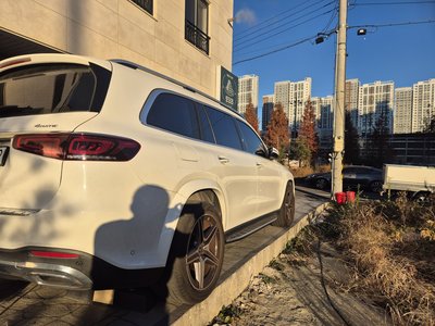 MERCEDES-BENZ GLS - 2
